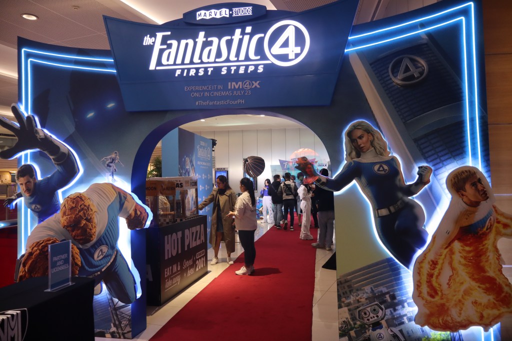 An arch at The Fantastic Four: First Stepe premiere