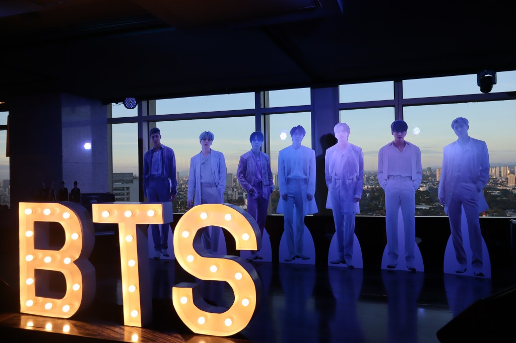 Ron Attends Cheers to the Stars: A Christmas Toast with Jimin, Jin, and&nbsp;V